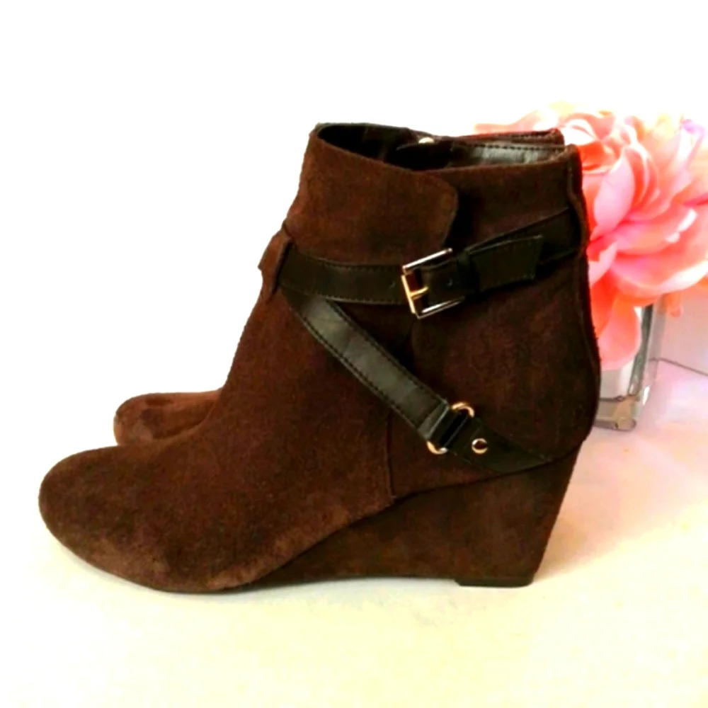 Chocolate brown sude Leather  ankle boots Size 8.5